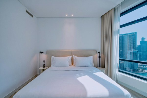 Quelles croisières offrent des séminaires sur la biodiversité marine avec des écologistes?